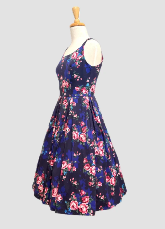 Retrospecd Fifi Royal Romance - Image 2