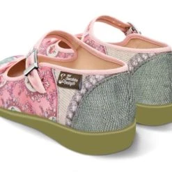 Chocolaticas Marie Antoinette 4 Chocolaticas Marie Antoinette -Hot Chocolate Design shop Marie3